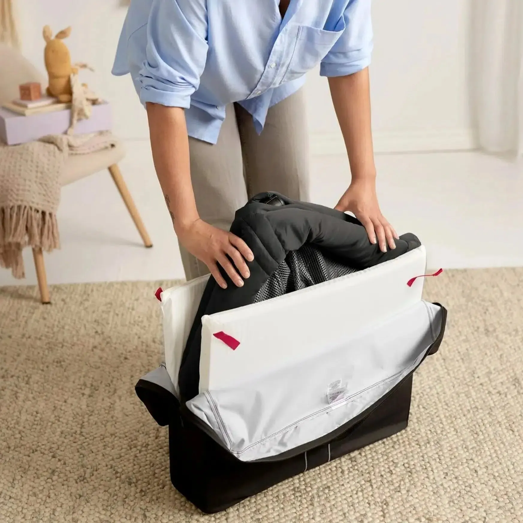 Baby Bjorn - Travel Crib Light - Black Mesh