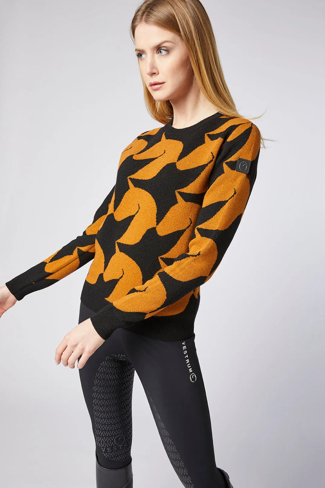 Fianes Women's Sweater
