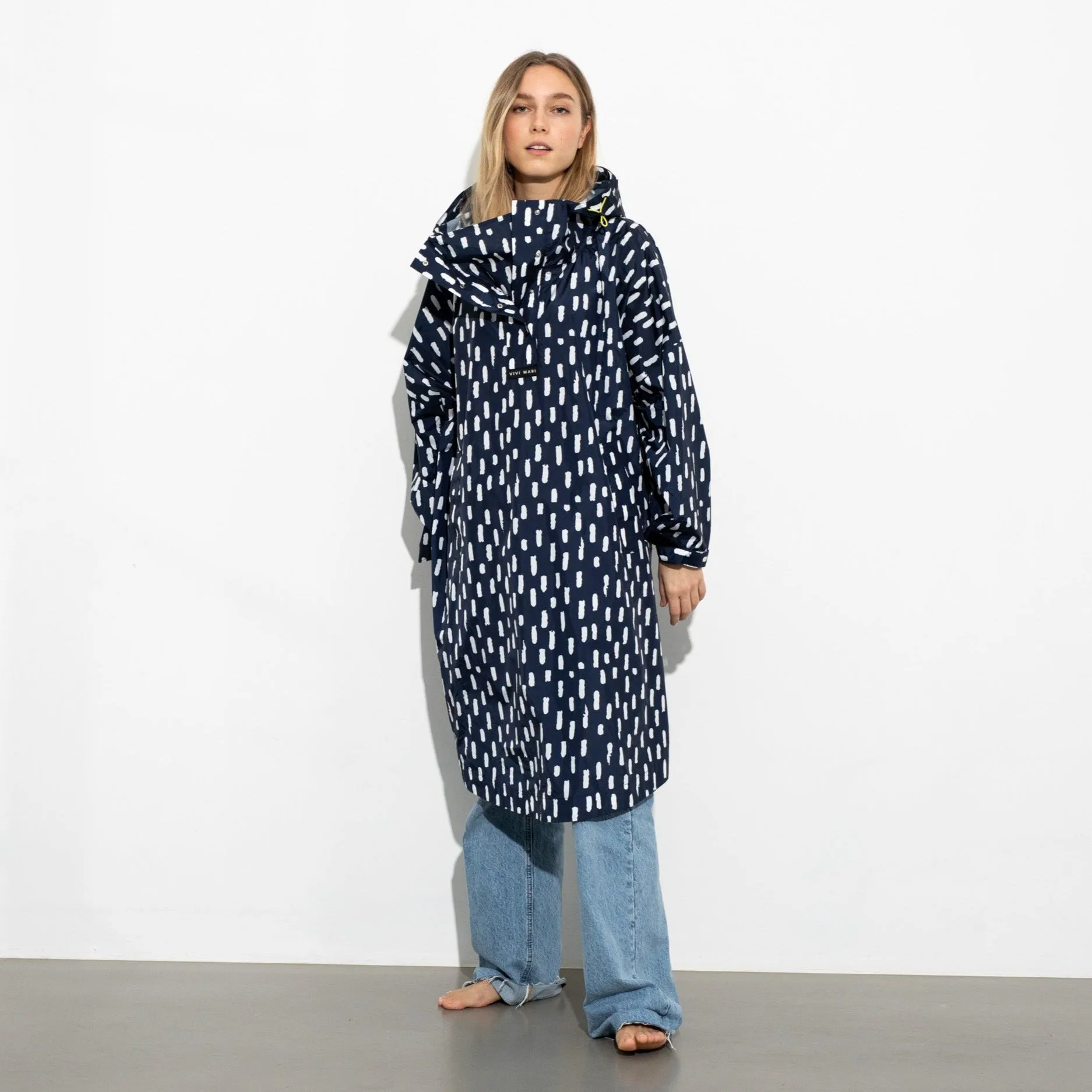 Raincoat drops navy/white