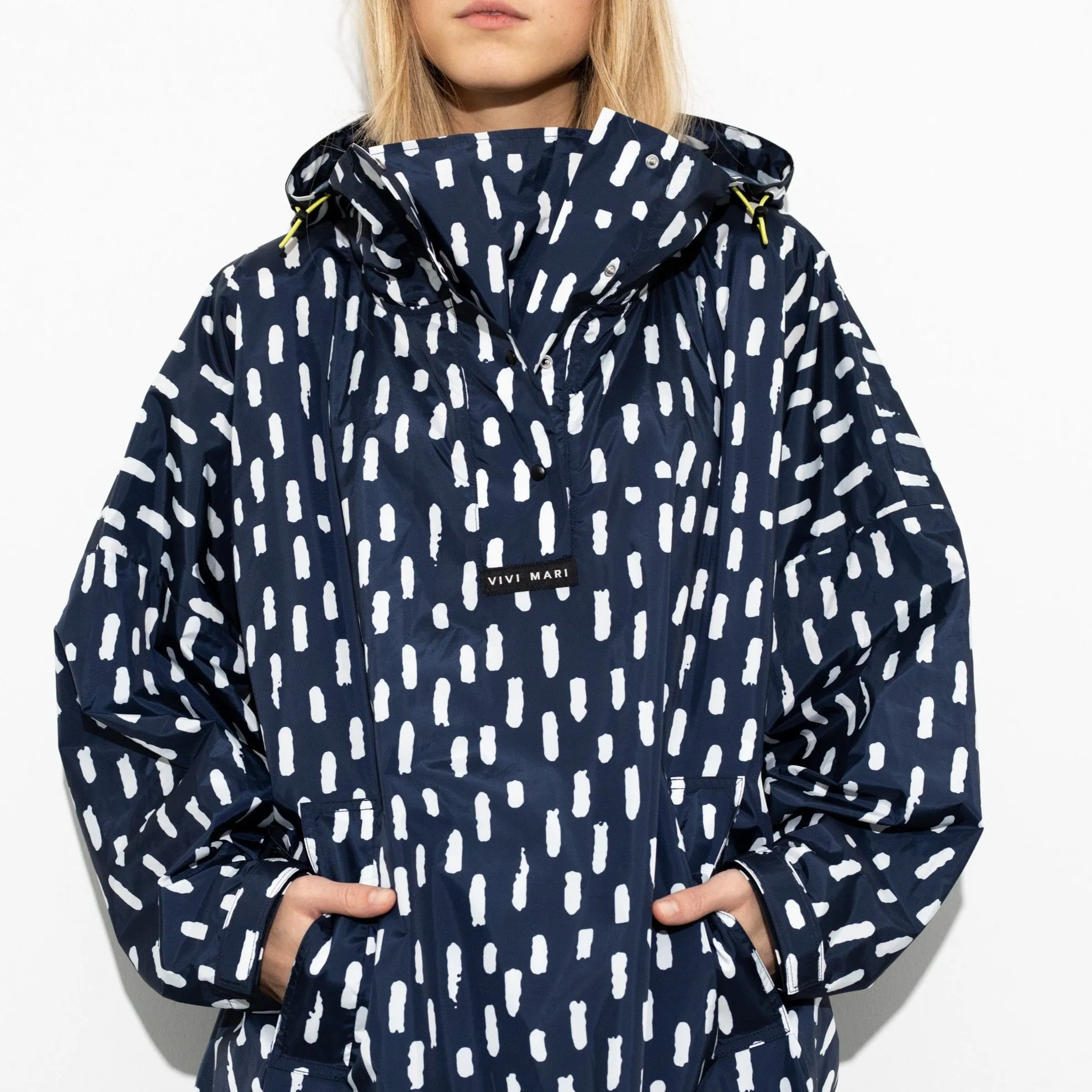 Raincoat drops navy/white