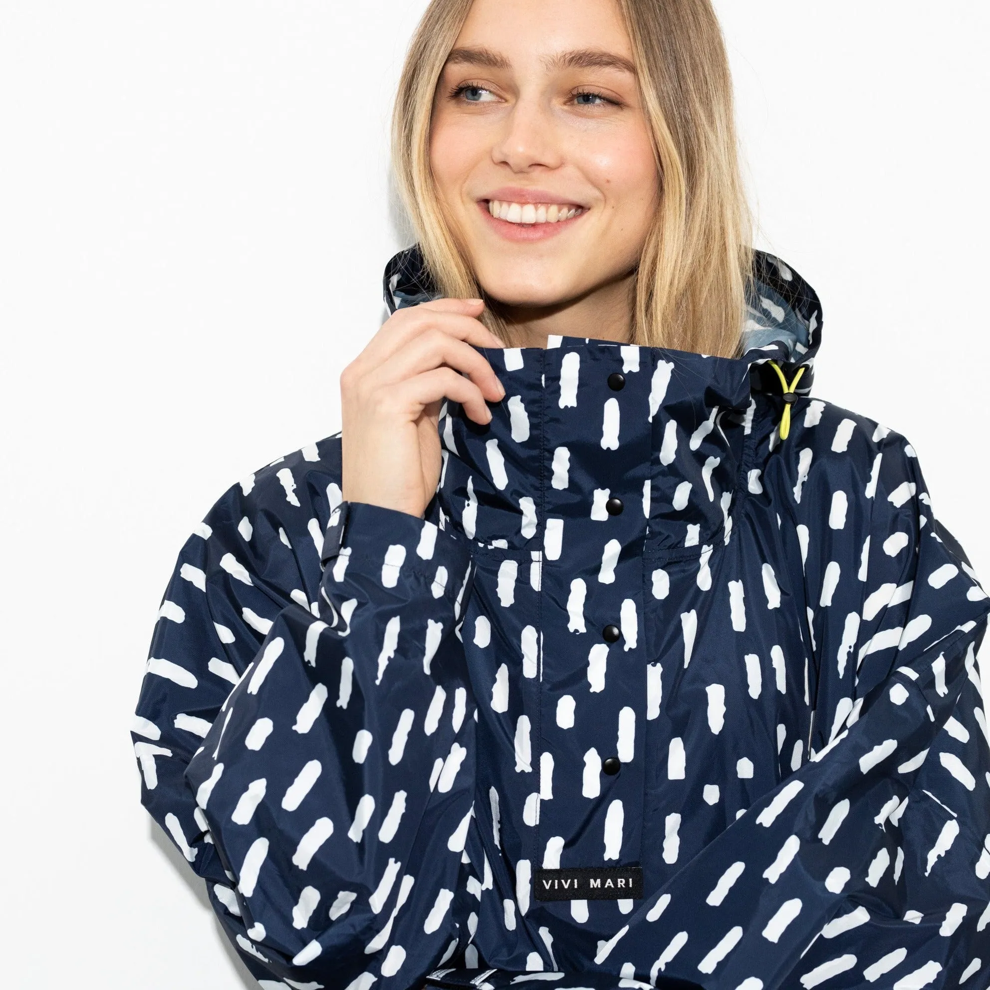 Raincoat drops navy/white
