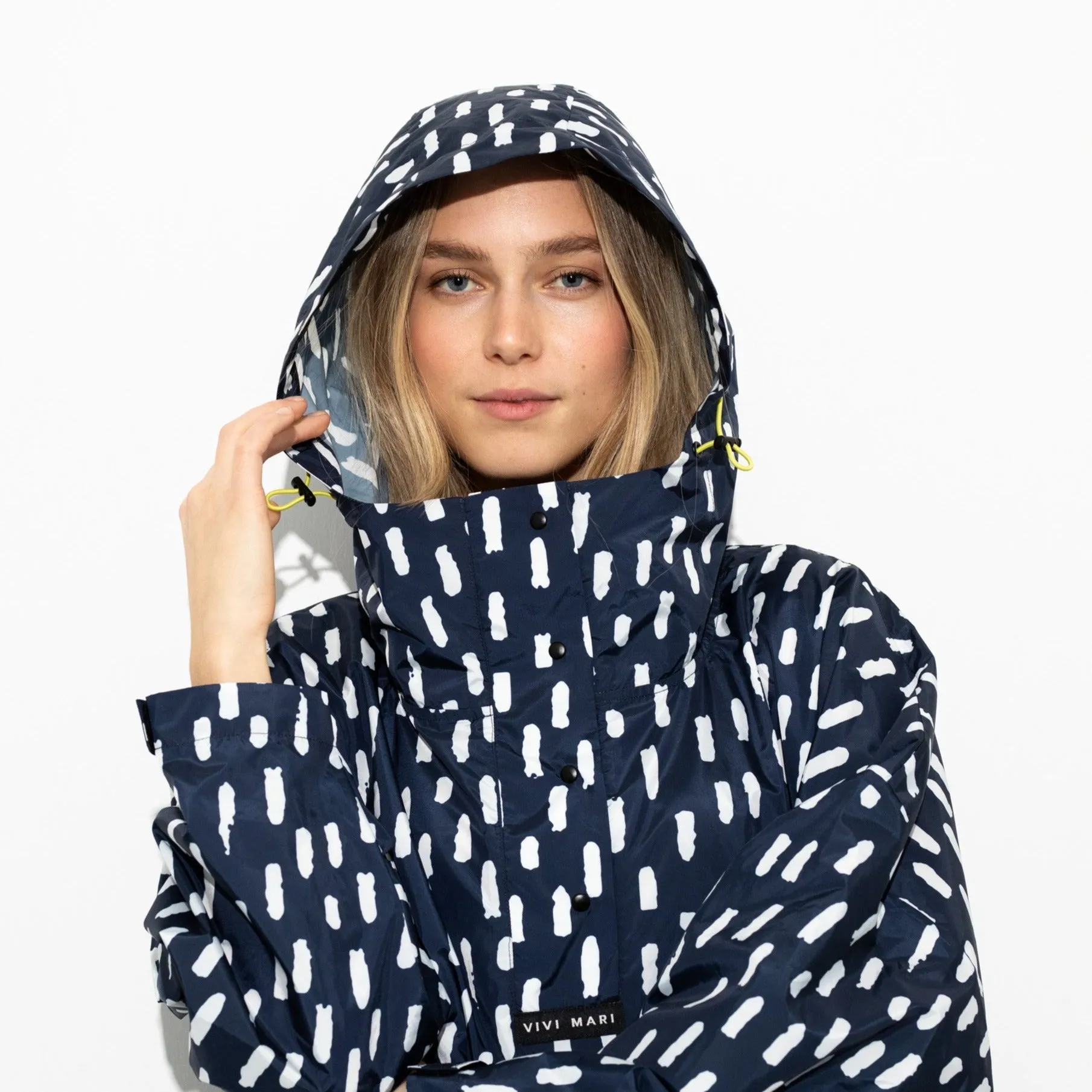 Raincoat drops navy/white