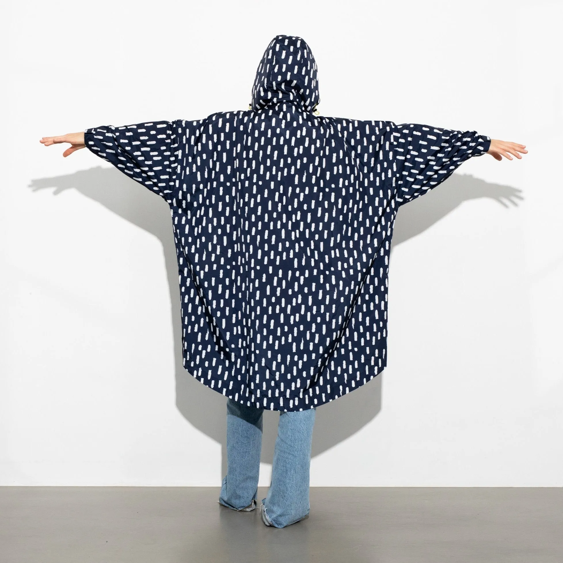 Raincoat drops navy/white