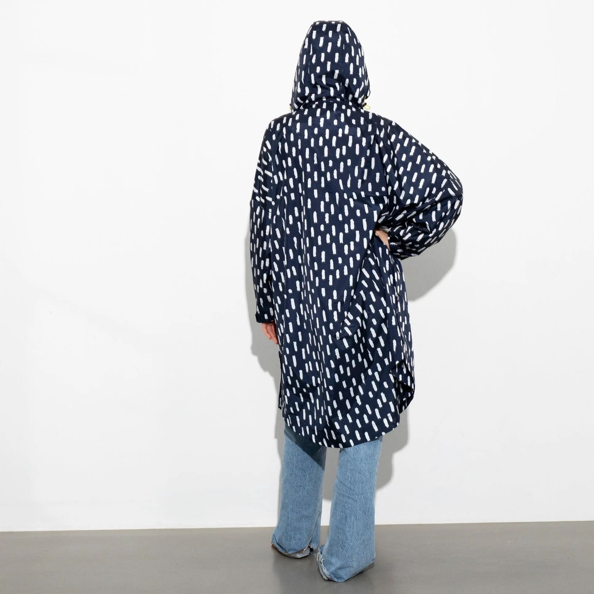 Raincoat drops navy/white
