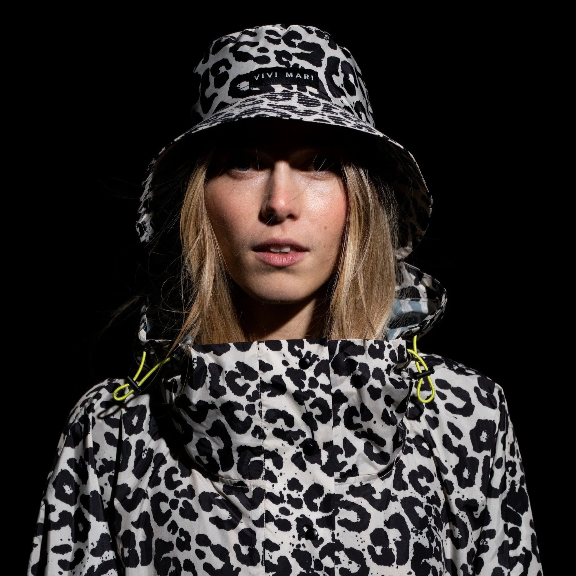 Raincoat leo splashes black/sand